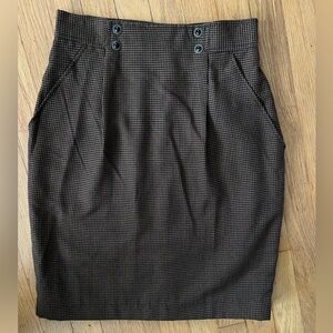 Fully Lined Women’s Skirt - Size 8